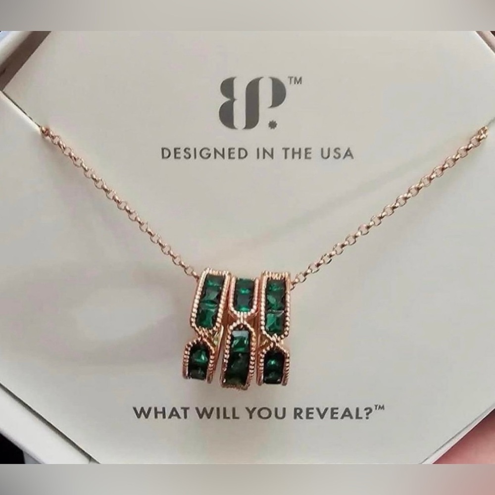 Bomb Party BP A Moments Gaze Necklace